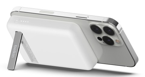 Powerbank bezprzewodowy Belkin BoostCharge Magnetic Wireless Power Bank 5K + Stand MagSafe Compatible 5000mAh 7,5W White Powerbank bezprzewodowy Belkin BoostCharge Magnetic Wireless Power Bank 5K + Stand MagSafe Compatible 5000mAh 7,5W White