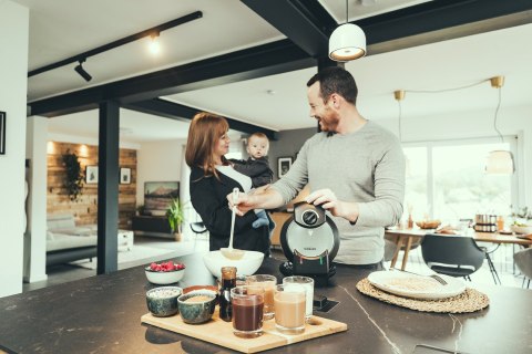SEVERIN WAFLOWNICA, KSZTAŁT GOFRÓW SERCE, STAL, POWŁOKA ZAPOBIEGA. PRZYWIERANIU, MOC 1300W WA2103 SEVERIN WAFLOWNICA, KSZTAŁT GOFRÓW SERCE, STAL, POWŁOKA ZAPOBIEGA. PRZYWIERANIU, MOC 1300W WA2103