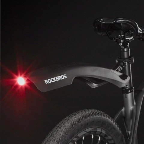 Błotnik Rockbros DNB8001BK z czerwoną lampką LED - czarny Błotnik Rockbros DNB8001BK z czerwoną lampką LED - czarny