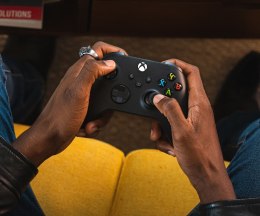 Microsoft Xbox kontroler bezprzewodowy Carbon Black (WYPRZEDAŻ)