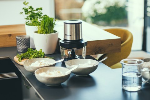 SEVERIN ROZDRABNIACZ INOX/SZKŁO, SZKLANY POJEMNIK O POJ. 1L, WOLNY OD BPA, DO MYCIA W ZMYWARCE, 2 POZIOMY MOCY, 400W KM3867 SEVERIN ROZDRABNIACZ INOX/SZKŁO, SZKLANY POJEMNIK O POJ. 1L, WOLNY OD BPA, DO MYCIA W ZMYWARCE, 2 POZIOMY MOCY, 400W KM3867