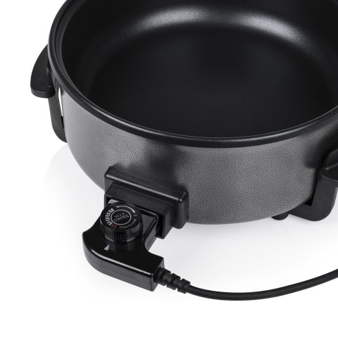 Tristar | Wielofunkcyjna patelnia grillowa XL | PZ-9135 | Średnica 30 cm | Grill | 1500 W | Pokrywka w zestawie | Uchwyt stały | Tristar | Wielofunkcyjna patelnia grillowa XL | PZ-9135 | Średnica 30 cm | Grill | 1500 W | Pokrywka w zestawie | Uchwyt stały |