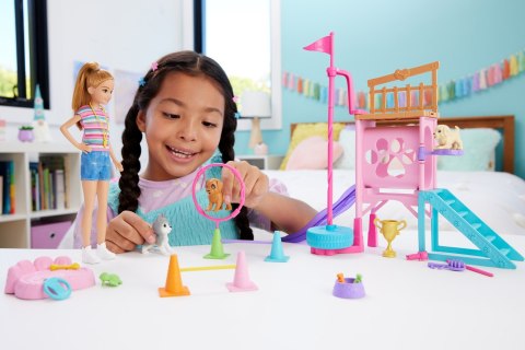 Barbie Plac zabaw piesków + Stacie Zestaw filmowy HRM10 MATTEL Barbie Plac zabaw piesków + Stacie Zestaw filmowy HRM10 MATTEL