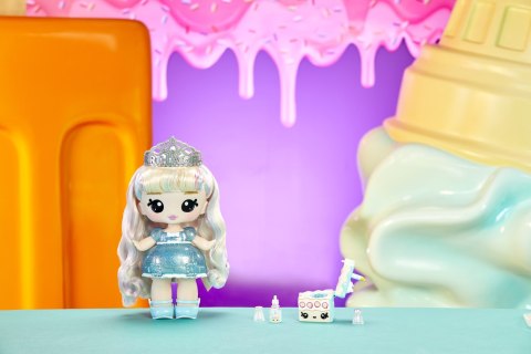 MGA Entertainment Yummiland Large Doll + Lipgloss Pet- Callie Birthday Cake MGA Entertainment Yummiland Large Doll + Lipgloss Pet- Callie Birthday Cake