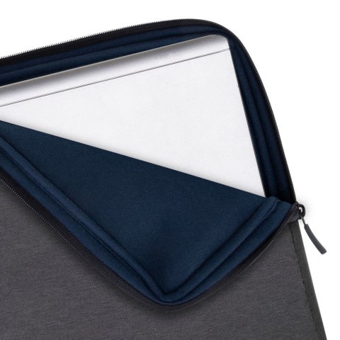 RIVACASE ETUI NA LAPTOP 17,3" SUZUKA, CZARNE, Z MATERIAŁU WODOODPORNEGO RIVACASE ETUI NA LAPTOP 17,3" SUZUKA, CZARNE, Z MATERIAŁU WODOODPORNEGO