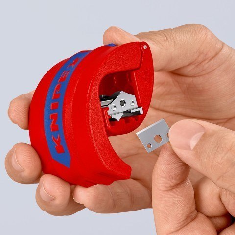 KNIPEX ręczny obcinak do rur PCV i tulejek uszczelniających KNIPEX ręczny obcinak do rur PCV i tulejek uszczelniających