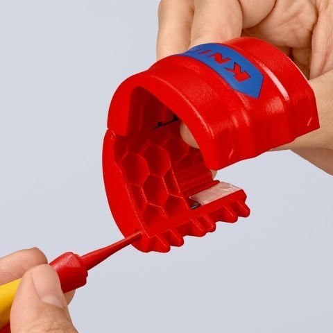 KNIPEX ręczny obcinak do rur PCV i tulejek uszczelniających KNIPEX ręczny obcinak do rur PCV i tulejek uszczelniających