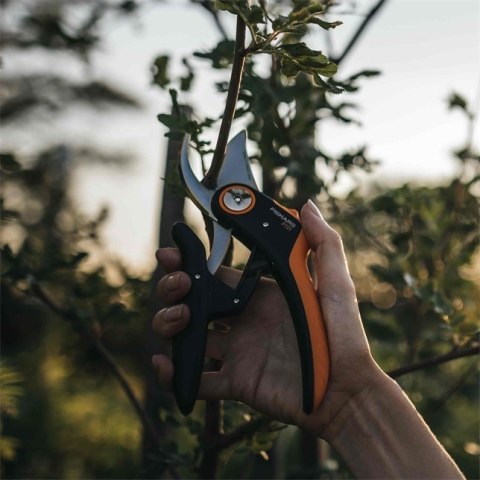 Sekator nożycowy Fiskars Plus PowerLever P721 Sekator nożycowy Fiskars Plus PowerLever P721