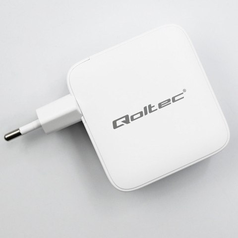 Qoltec Ładowarka sieciowa 140W GaN | 5-20V | 2.5-5A | 3 x USB-C PD | 1 x USB QC 3.0 | Biała Qoltec Ładowarka sieciowa 140W GaN | 5-20V | 2.5-5A | 3 x USB-C PD | 1 x USB QC 3.0 | Biała