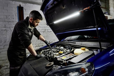 Lampa warsztatowa z uchwytem pod maskę Under-Bonnet źródło światła LED strumień świetlny 1200lm moc: 16,28 W pojemność akumulato