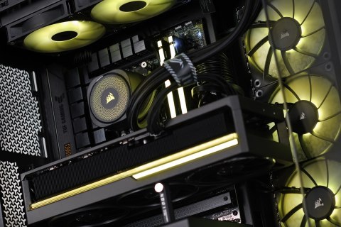 Actina iCUE 9800X3D/64B/2TB/RTX5090/1000W
